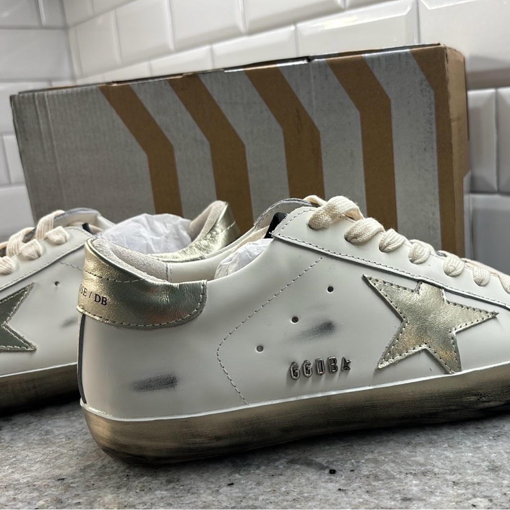 NEW gold trim star size 10 sneakers